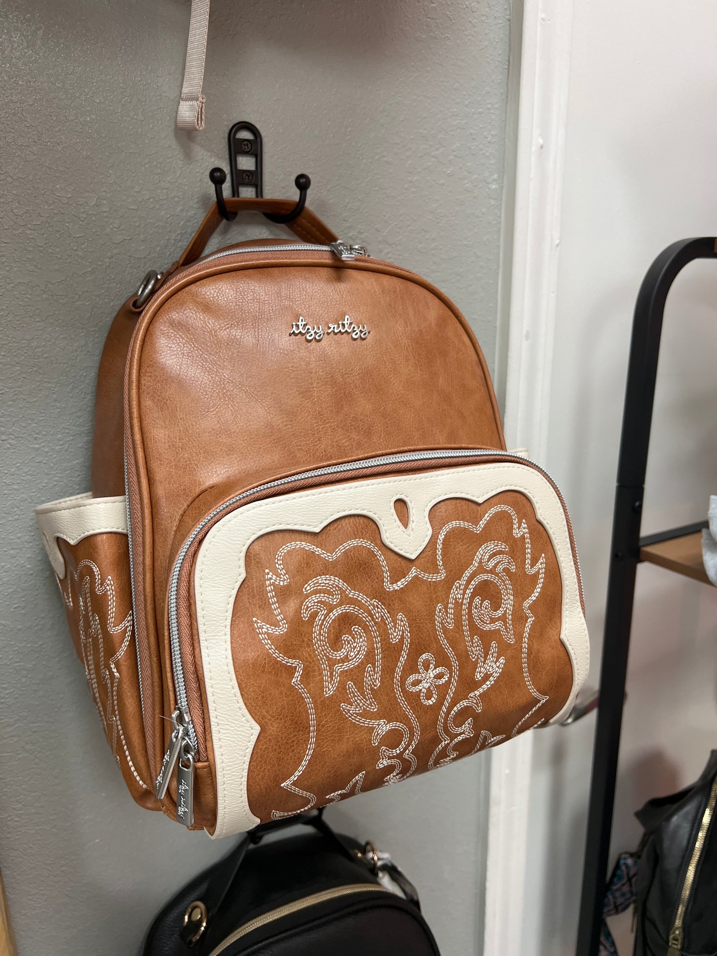 ITZY MINI NASH SADDLE