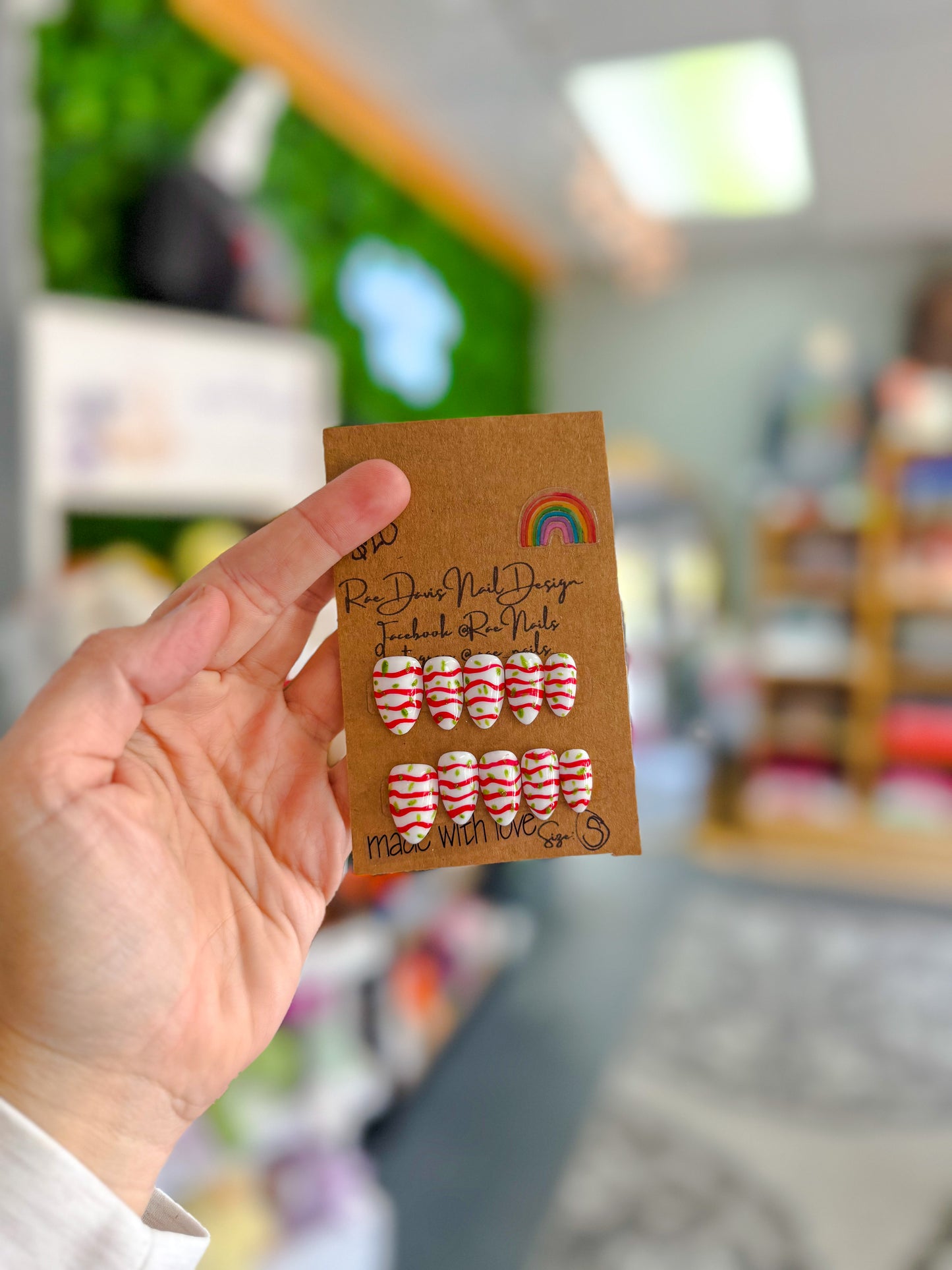 Press On Nail Set | Tree Cakes {size small}