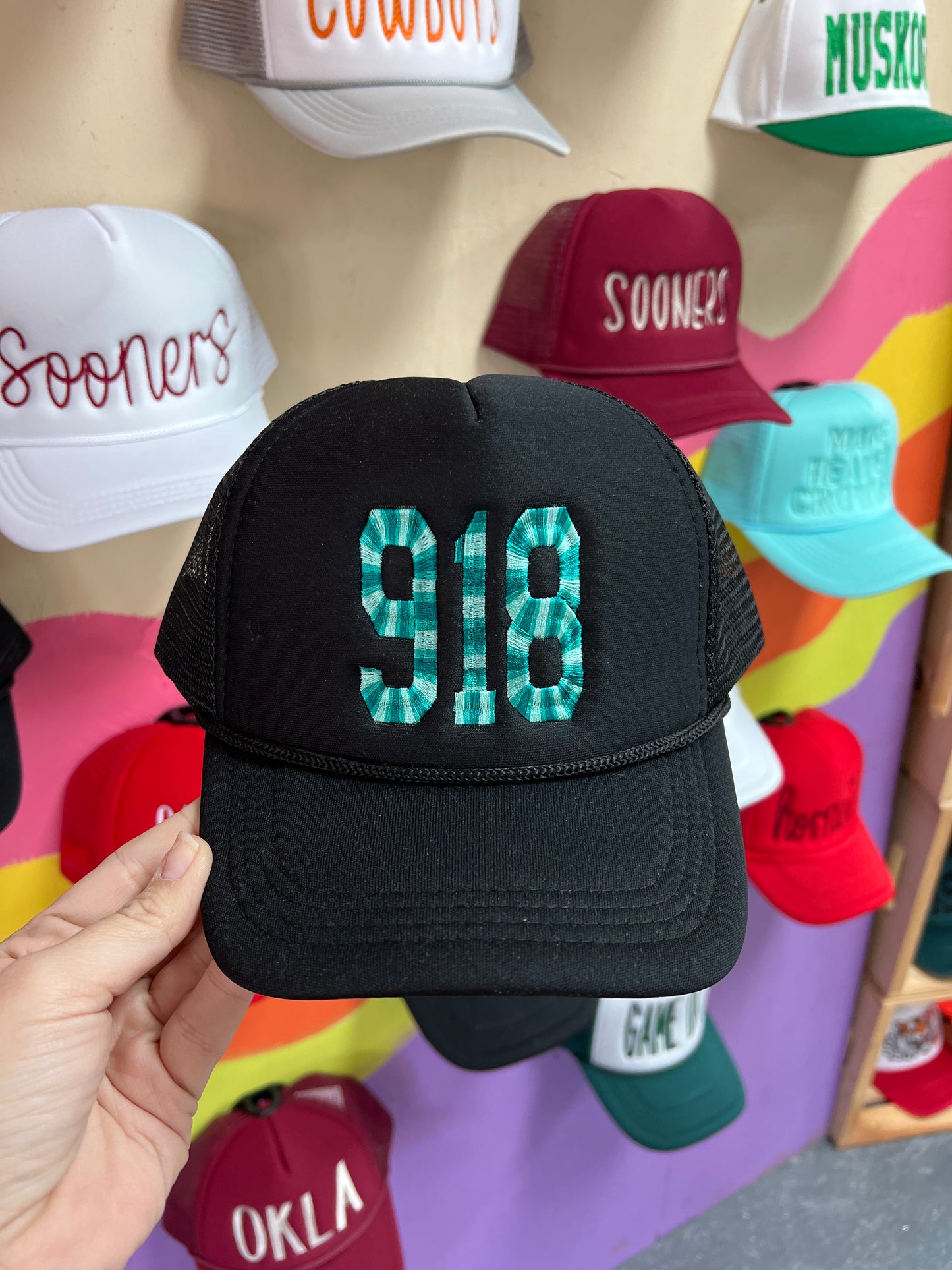 BLK TRUCKER TURQ. VARIGATED 918