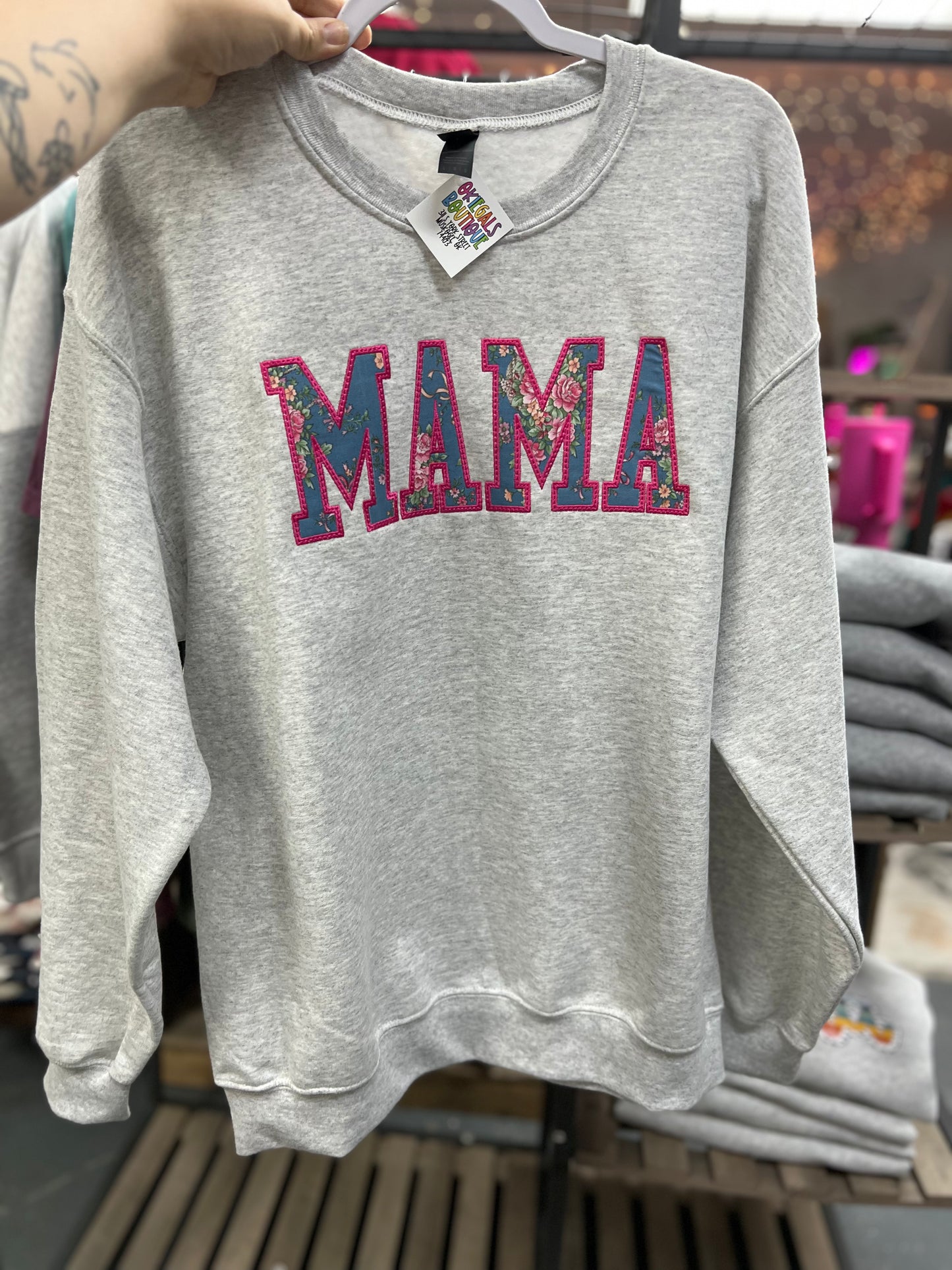 L ASH GRAY SWEATSHIRT MAMA APPLIQUE