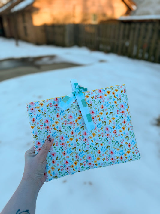 Laptop/iPad Case - Tiny Bows + Floral