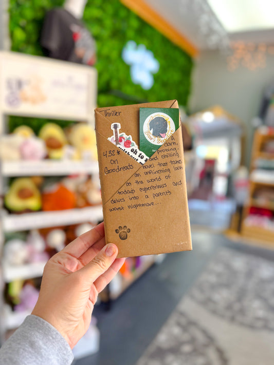 Blind Date With a Book : Thriller | 4.32 Goodreads