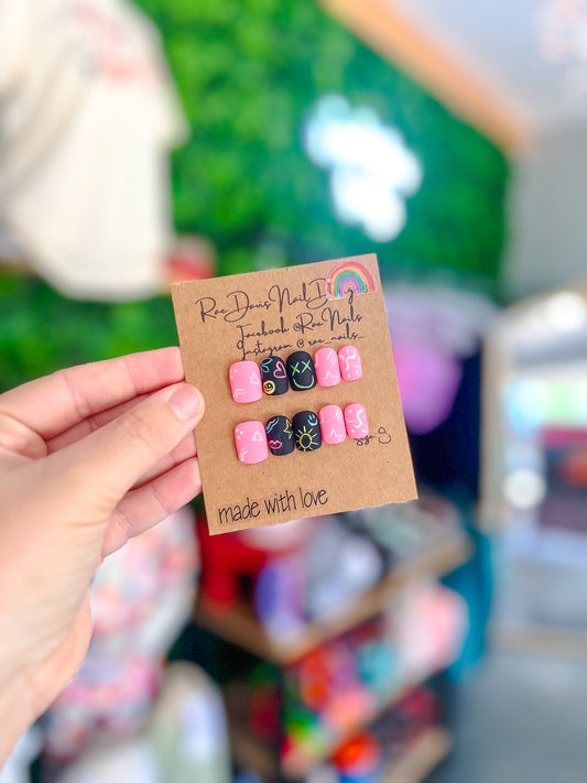 Press On Nail Set | Matte PNK/BLK graphic {size small}