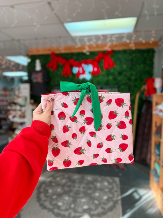 Laptop Case - Strawberries