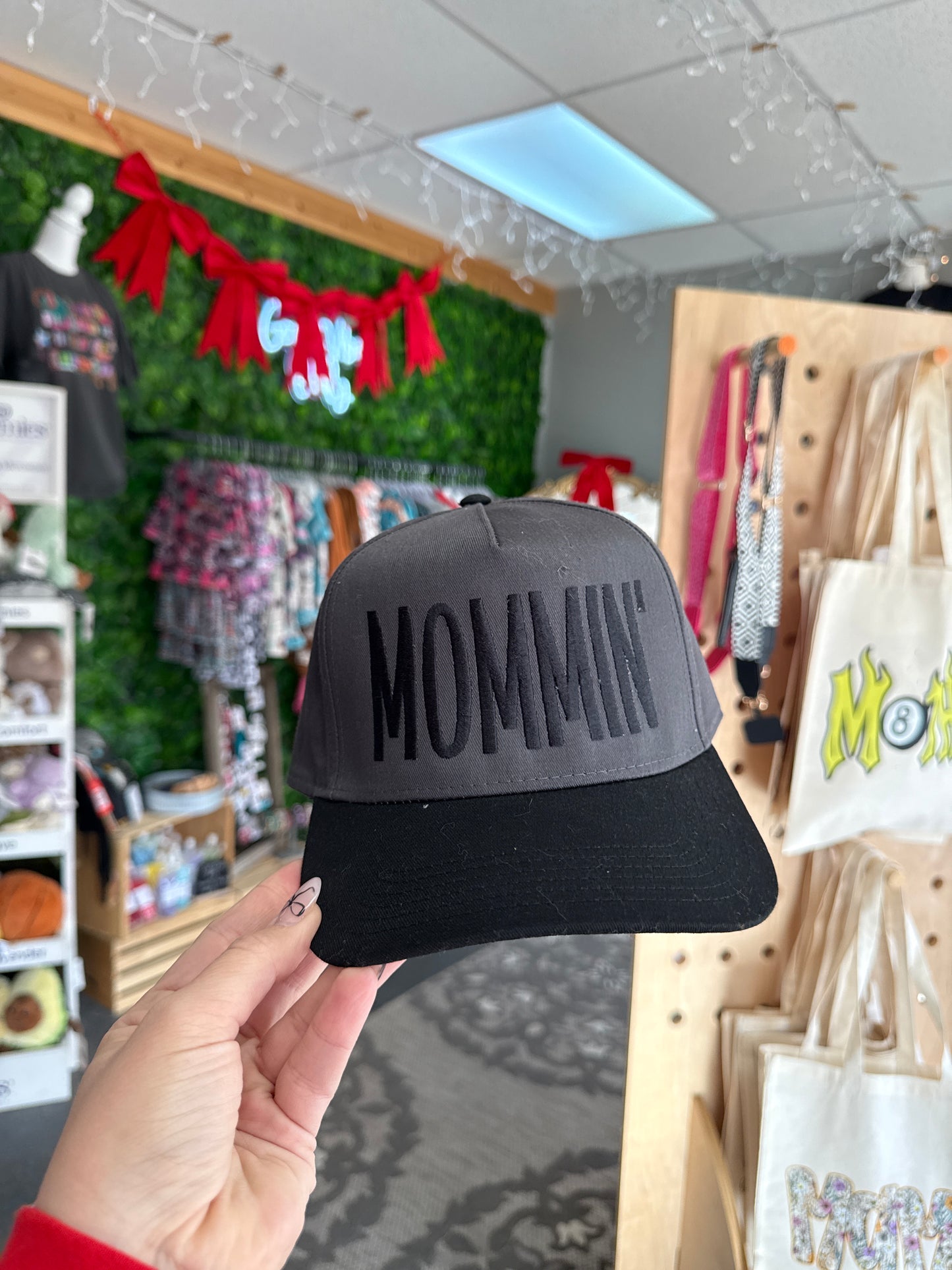 MOMMIN' - BLKGRY TRUCKER