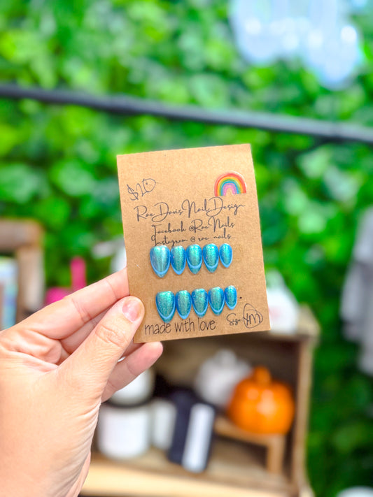 Press On Nail Set | blue shimmer stripe {size youth med}