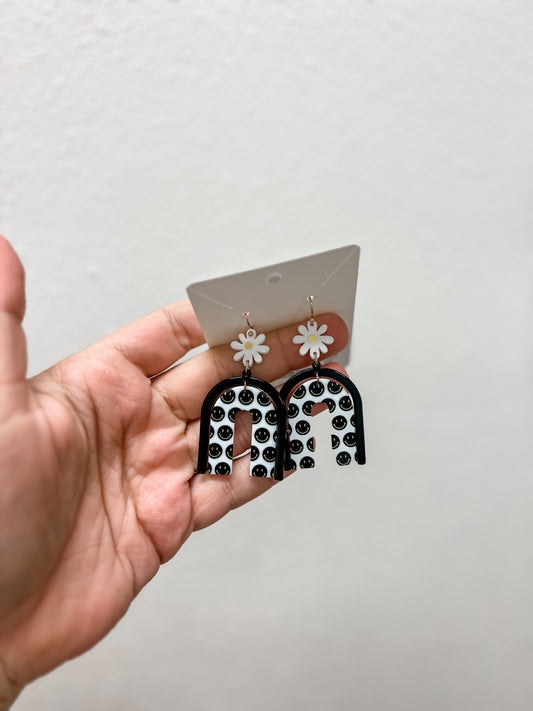 Happy/Daisy Arch Earrings