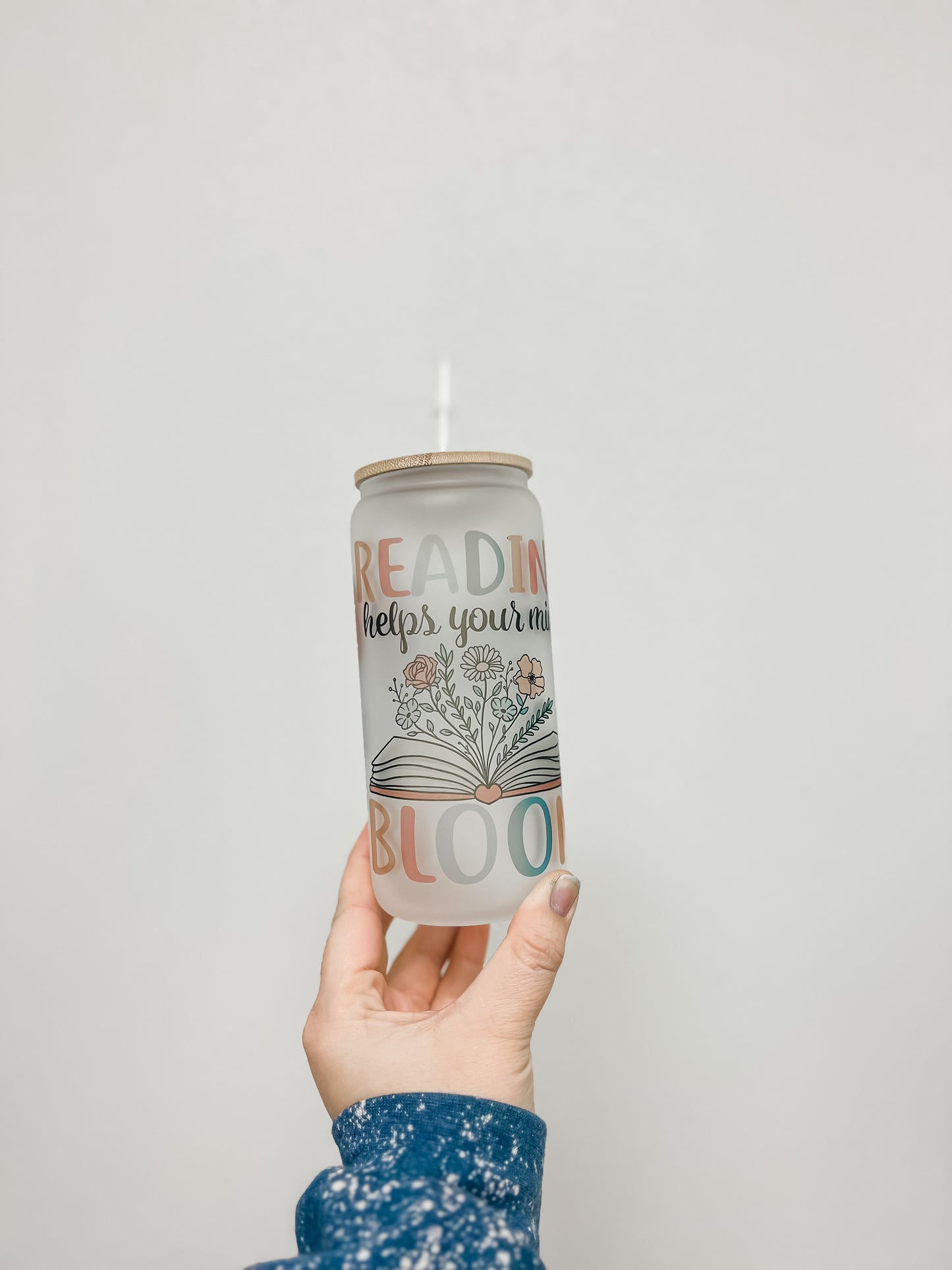Reading Makes Your Mind Bloom Frosted Glass Cup
